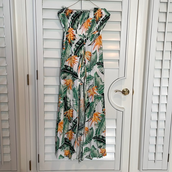 luxxel maxi dress in floral pattern - Picture 1 of 6